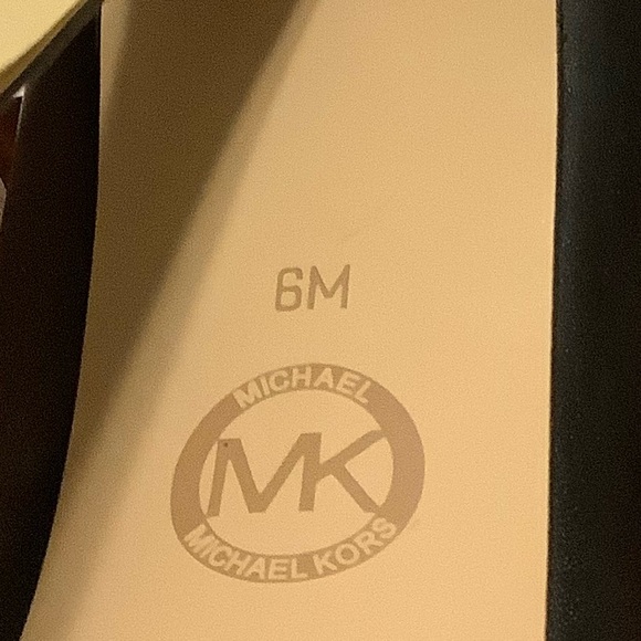 Try on Michael Kors Xenia Ankle Strap size 6 - Picture 9 of 10